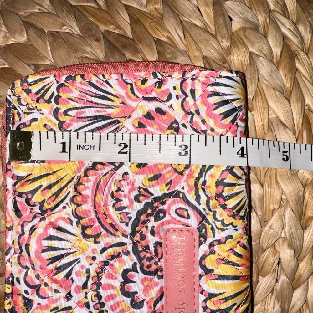 NWT Simply Southern Quilted Phone Wallet in Shell Pattern - Picture 10 of 10